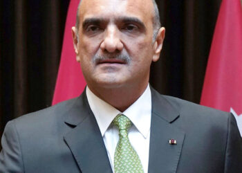 رئيس الوزراء يحدد عطلة عيد العمَّال