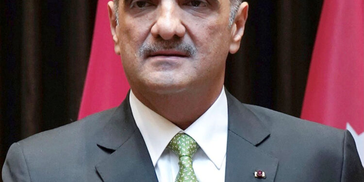 رئيس الوزراء يحدد عطلة عيد العمَّال