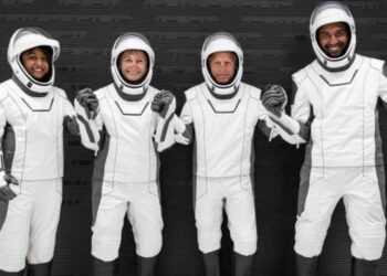 انطلاق أول رائدي فضاء سعوديين إلى محطة الفضاء الدولية