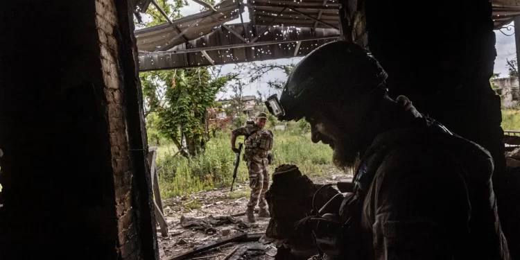 تدمير نسكوتشني: معركة شرسة وآثار القتال في قرية صغيرة بأوكرانيا