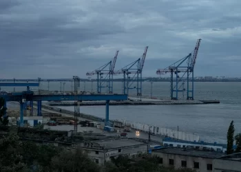 روسيا تضرب محطة حبوب أخرى، وتمتد حملة ضد موانئ أوكرانيا.