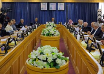 “إدارية الأعيان” تُناقش سياسات واستراتيجيات تحديث القطاع العام