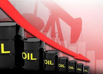 النفط يتراجع بفعل زيادة مخزونات الخام الأمريكية