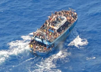 مأساة الأدريانا: قصة الانتظار اليائس والفشل في الإنقاذ في عرض البحر