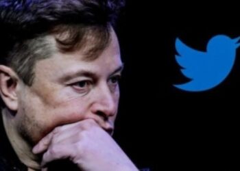 عائدات إعلانات تويتر تتراجع 50%