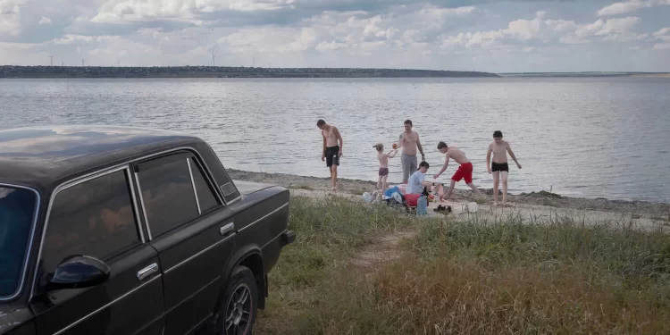 البنك المركزي الروسي يزيد من أسعار الفائدة بشكل كبير في مواجهة التحديات المالية خلال النزاع.