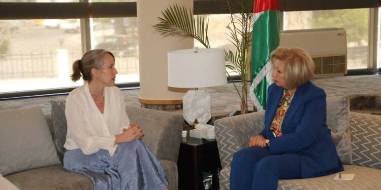 وزيرة الثقافة تلتقي منسقة الأمم المتحدة المقيمة في الأردن