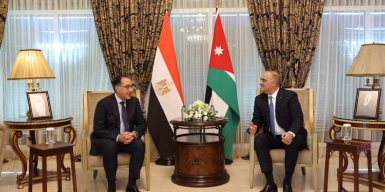 الخصاونة: نستند إلى قاعدة صلبة في علاقتنا مع مصر