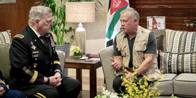 الملك يستقبل رئيس هيئة الأركان المشتركة للجيش الأميركي