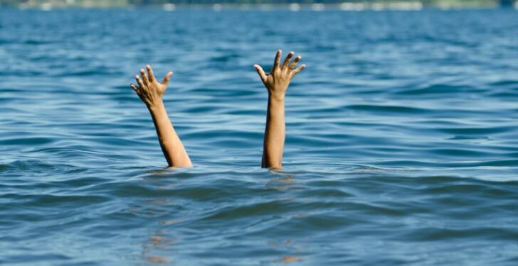 وفاة طفل غرقا بقناة الملك عبدالله