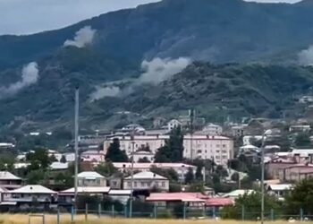 أذربيجان تعلق عمليتها والانفصاليون يلقون السلاح