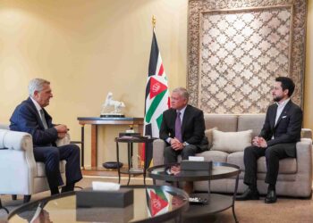 الملك يستقبل المفوض السامي للأمم المتحدة لشؤون اللاجئين