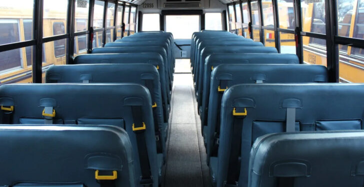 ضبط باص مدرسة منتهي الترخيص منذ 5 سنوات