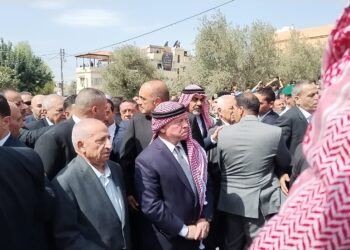 الملك يشارك في تشييع جثمان رئيس الوزراء الأسبق معروف البخيت