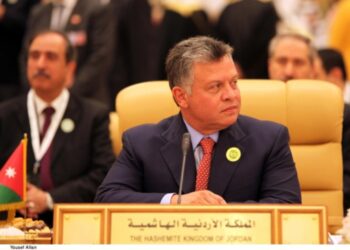 الملك يطالب من القاهرة بالوقف الفوري للحرب على غزة وحماية المدنيين