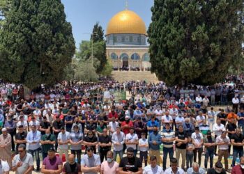 5 آلاف مقدسي أدوا صلاة الجمعة في المسجد الأقصى وسط تشديدات إسرائيلية