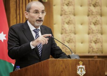 وزير الخارجية: رسالة الأردن إلى العالم هي قفوا مع الحق وضد حرب تقتل الأبرياء