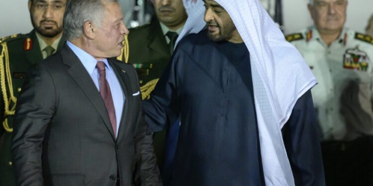 الملك من الإمارات: فك الحصار عن غزة ضرورة قصوى