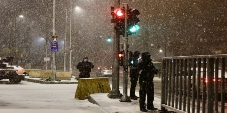 إدارة الأزمات: الخطة الوطنية للأحوال الجوية تشمل استخدام مدارس ومساجد مراكز إيواء