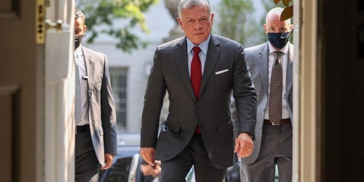 الملك يؤكد لرئيسة المفوضية الأوروبية ضرورة العمل لوقف إطلاق النار في غزة