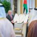 الملك يتسلم من الرئيس الإماراتي أعلى وسام في الدولة.. “وسام زايد”