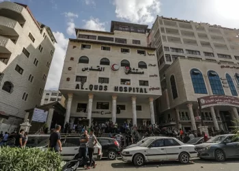 أعلن الهلال الأحمر أن مستشفى القدس قد توقف عن العمل نتيجة نفاد الوقود وانقطاع التيار الكهربائي