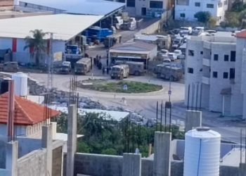 قوات الاحتلال تجري تحقيقات ميدانية مع 500 فلسطيني في مخيم نور شمس