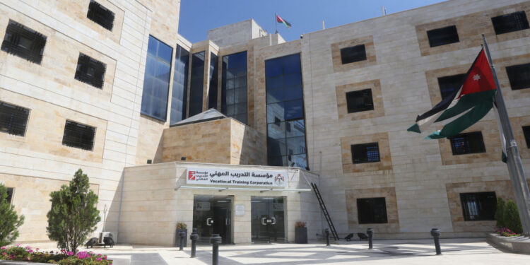 بدء التسجيل إلكترونيا في معاهد مؤسسة التدريب المهني الأحد