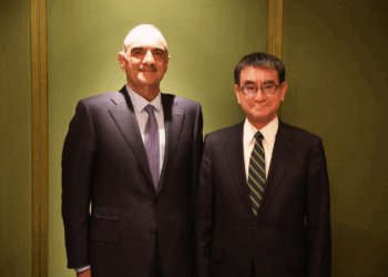 الخصاونة يلتقي وزير التحول الرقمي الياباني