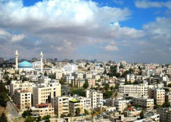 أجواء مشمسة ودافئة في أغلب المناطق الأربعاء