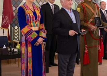 مكرمون أنعم الملك عليهم بميدالية اليوبيل الفضي: التكريم يعزز خدمة الوطن الذي نحب