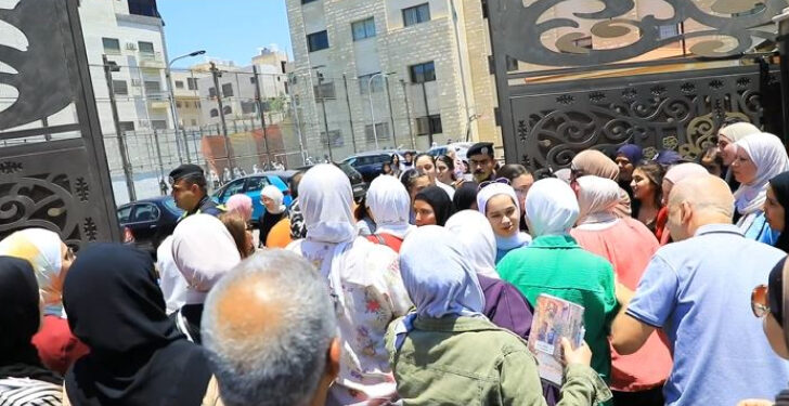 تباين آراء طلبة التوجيهي حول امتحان الرياضيات الورقة الثانية