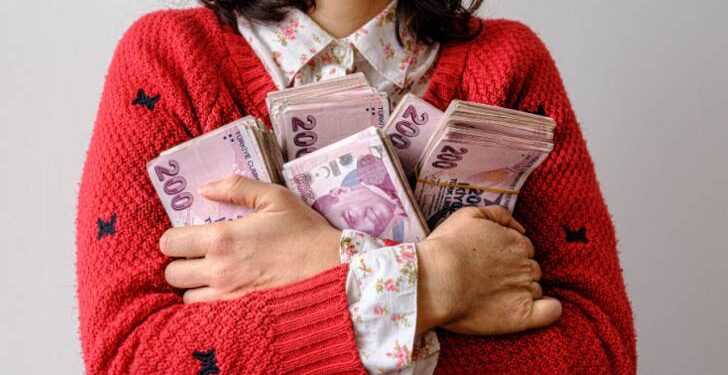 ضرائب جديدة تستهدف جيوب الأغنياء
