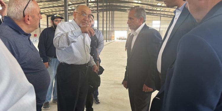 رئيس الوزراء يزور مصانع أغذية في غور نميرة