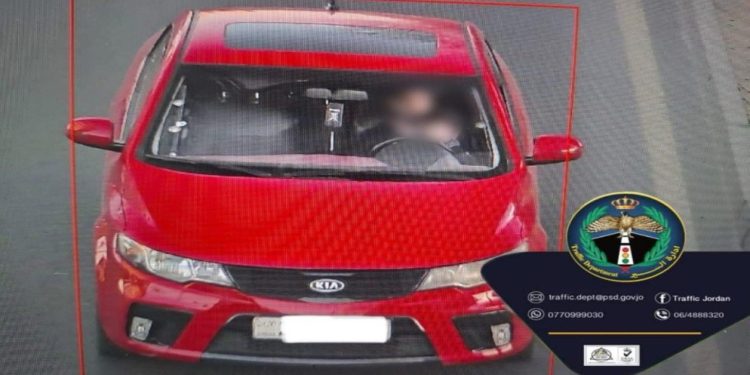 بدء استخدام الذكاء الاصطناعي لضبط مخالفات الهاتف النقال