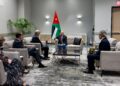 الملك يلتقي عمدة مدينة أرلينغتون في ولاية تكساس الأمريكية