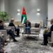الملك يلتقي عمدة مدينة أرلينغتون في ولاية تكساس الأمريكية